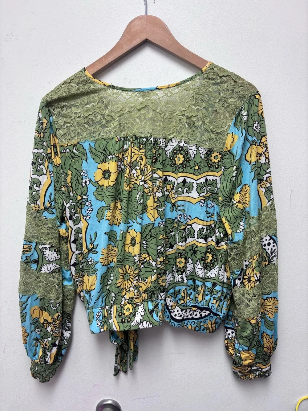 Tiny Anthropologie Long Sleeve Printed V Neck Top